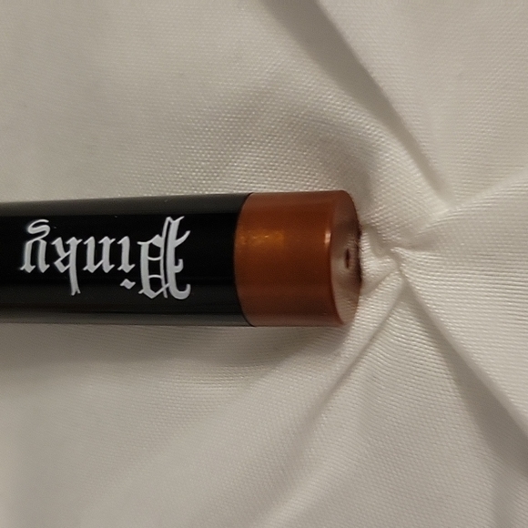 Pinky rose eye shadow sticks - Picture 2 of 3